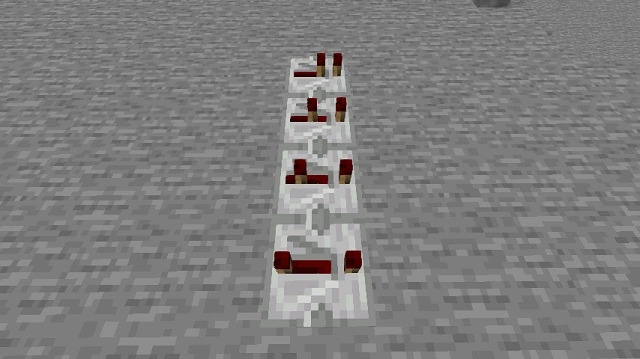 How to Make a Repeater Clock in Minecraft