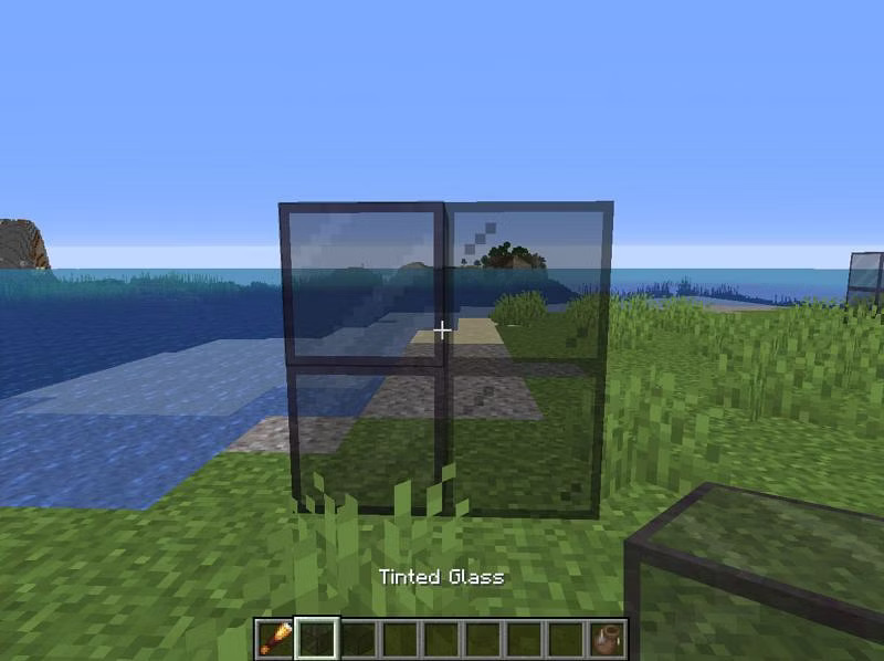 How to use it Tinted Glass in Minecraft